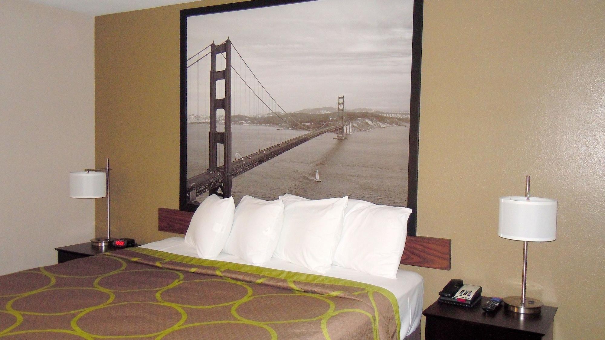 Super 8 by Wyndham Salinas Motel Bagian luar foto