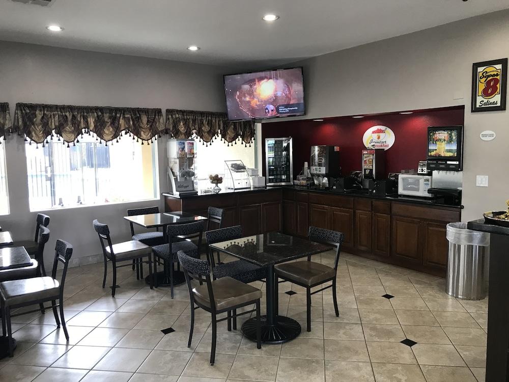 Super 8 by Wyndham Salinas Motel Bagian luar foto